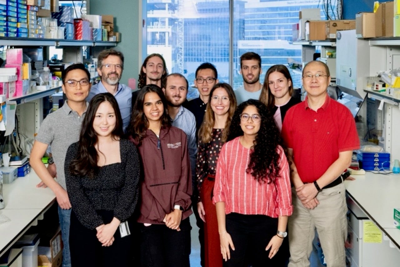 Viale Lab at UT MD Anderson (L-R back) Nick Yen, Andrea Viale, Alex Dyke, Sergio Attanasio, I-Lin Ho, Luca Cecchetto, Elisabetta Granato, (L-R front) Jean Hyuk Kwon, Sara Sainani, Francesca Citron, Rutvi Shah, Zhaoliang Liu