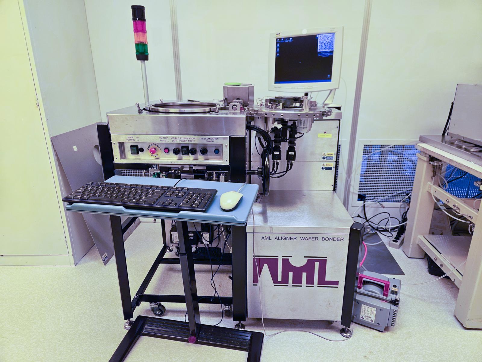 AML Wafer Bonder